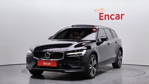 2021 VOLVO V60