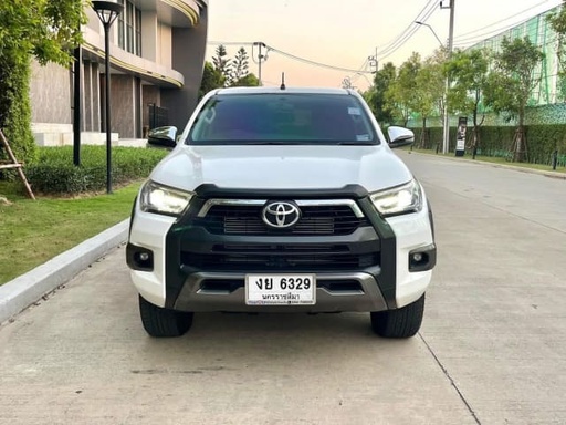 2023 TOYOTA Hilux