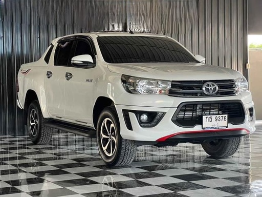 2017 TOYOTA Hilux