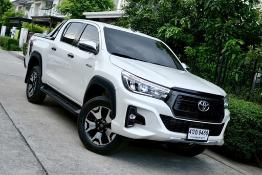 2019 TOYOTA Hilux