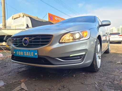 2017 VOLVO S60