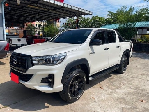 2019 TOYOTA Hilux
