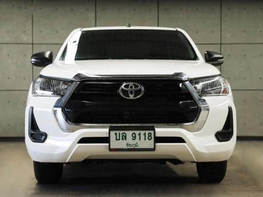 2024 TOYOTA Hilux