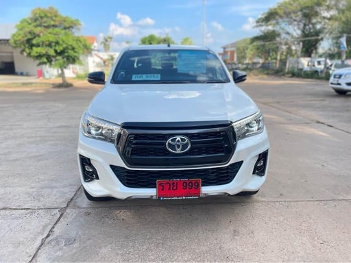 2019 TOYOTA Hilux