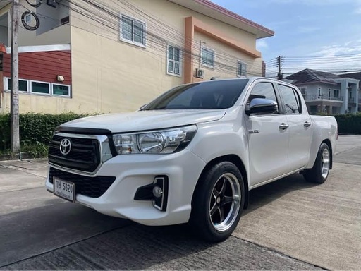 2019 TOYOTA Hilux