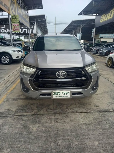 2017 TOYOTA Hilux