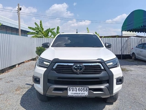 2022 TOYOTA Hilux