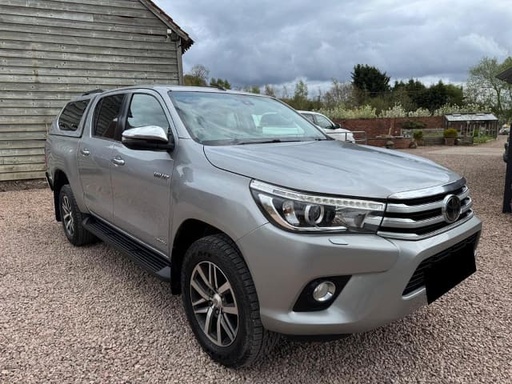 2018 TOYOTA Hilux