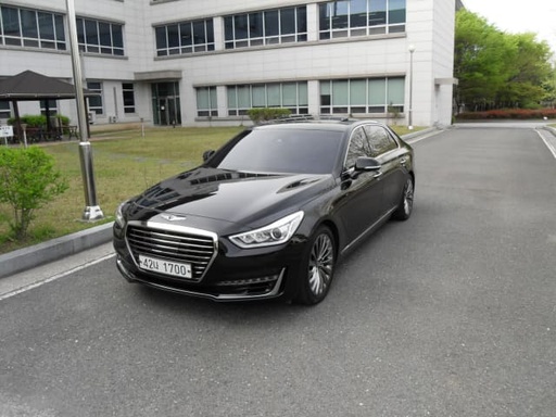 2017 Genesis EQ900, 