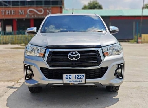 2019 TOYOTA Hilux