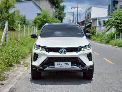 2020 TOYOTA Hilux, 