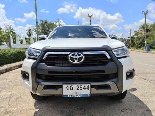 2023 TOYOTA Hilux