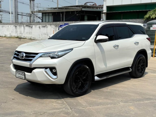 2017 TOYOTA Fortuner