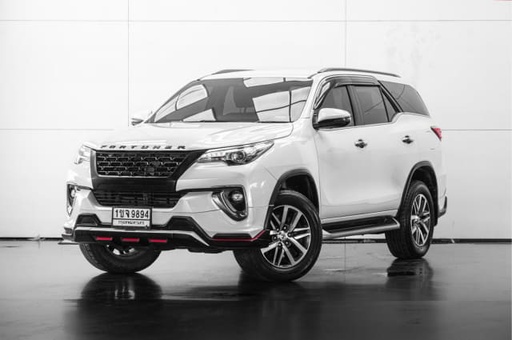 2020 TOYOTA Fortuner