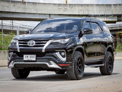 2019 TOYOTA Fortuner
