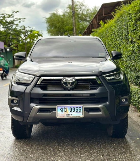 2023 TOYOTA Hilux