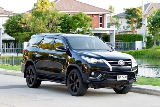 2017 TOYOTA Fortuner