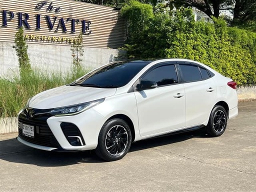 2022 TOYOTA Yaris