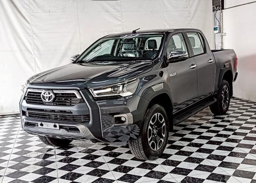 2025 TOYOTA Hilux