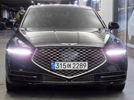 2021 Genesis G90