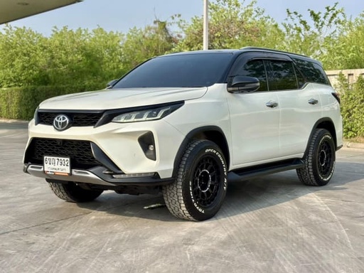 2022 TOYOTA Fortuner