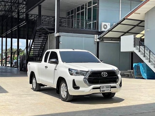 2024 TOYOTA Hilux