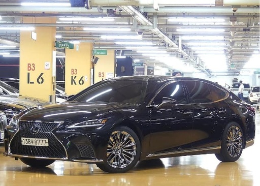 2022 LEXUS LS