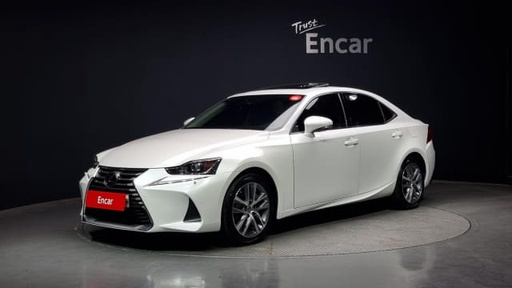 2019 LEXUS IS