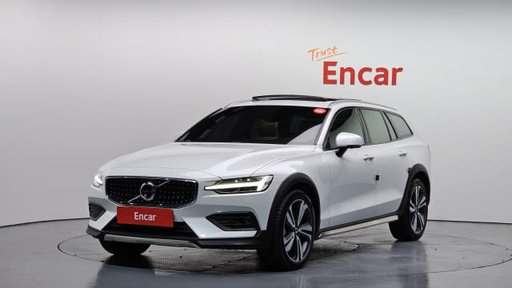 2021 VOLVO V60
