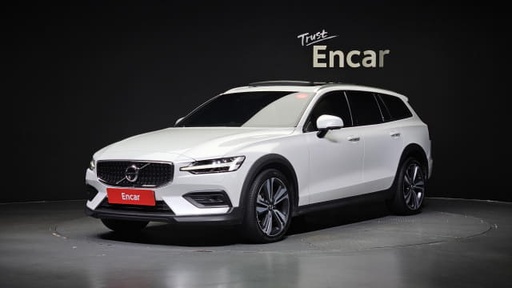 2020 VOLVO V60