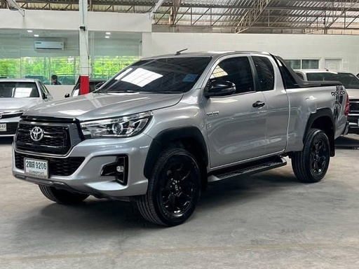 2019 TOYOTA Hilux