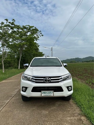 2017 TOYOTA Hilux