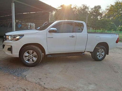 2019 TOYOTA Hilux