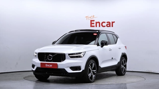 2019 VOLVO XC40