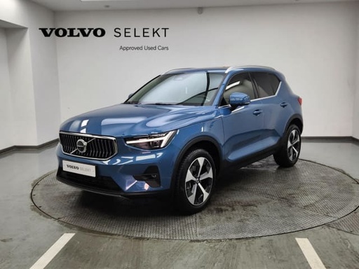 2024 VOLVO XC40