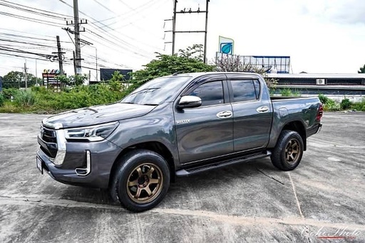 2020 TOYOTA Hilux