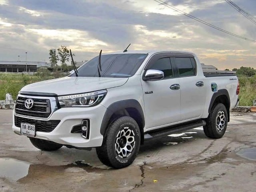 2018 TOYOTA Hilux