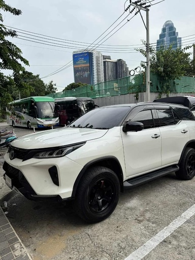 2018 TOYOTA Fortuner
