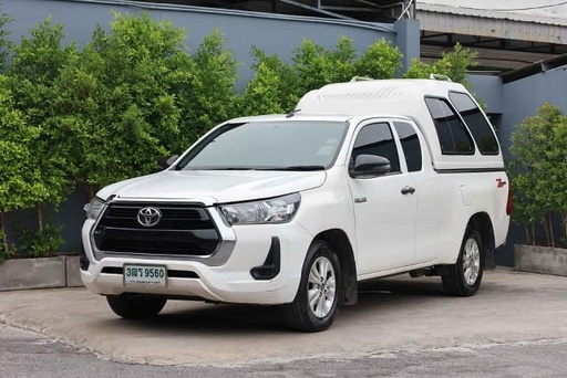 2023 TOYOTA Hilux