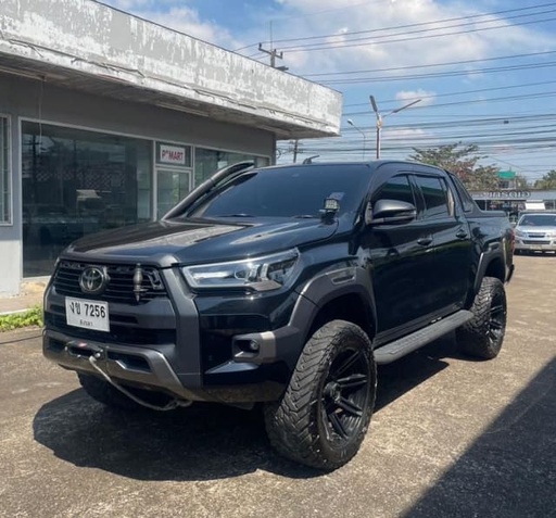 2020 TOYOTA Hilux
