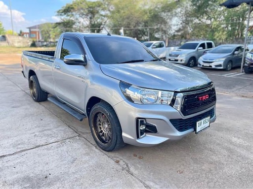2017 TOYOTA Hilux
