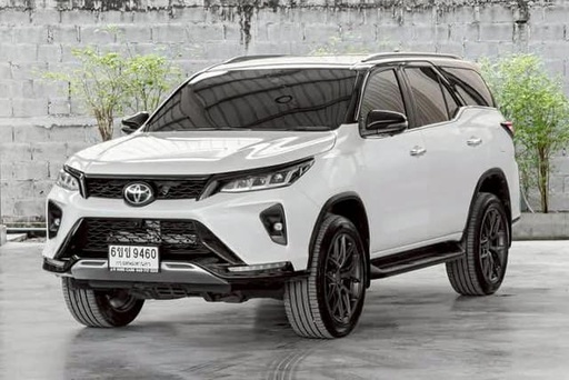 2020 TOYOTA Fortuner