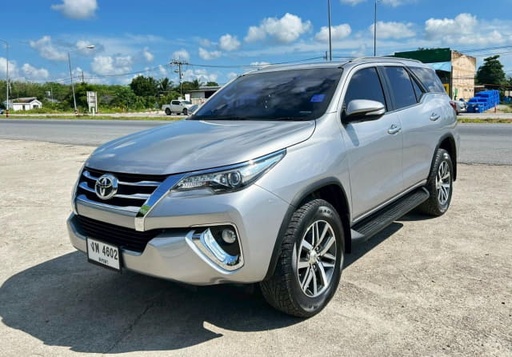 2017 TOYOTA Fortuner