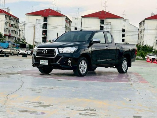 2019 TOYOTA Hilux