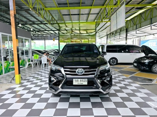 2017 TOYOTA Fortuner