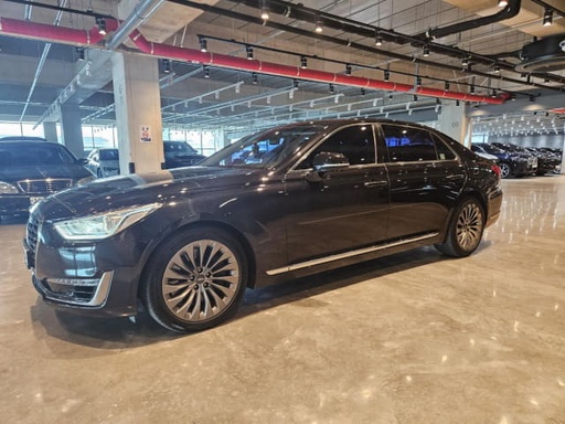 2018 Genesis EQ900