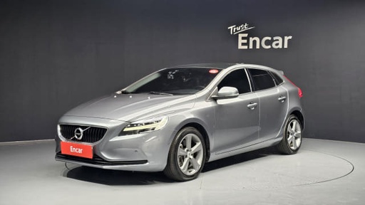 2018 VOLVO V40, 