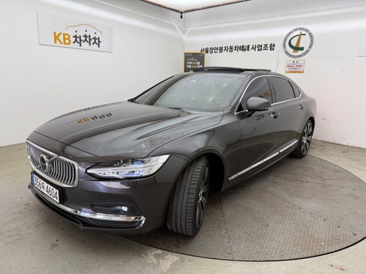 2023 VOLVO S90