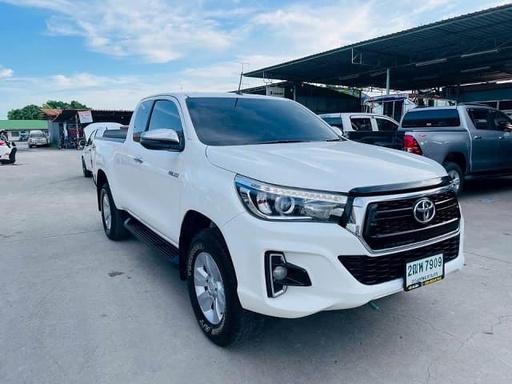 2019 TOYOTA Hilux