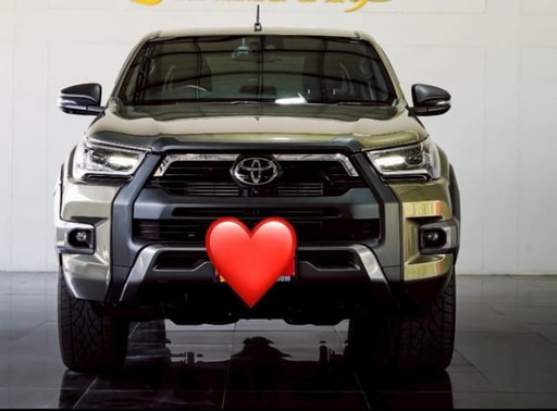 2023 TOYOTA Hilux